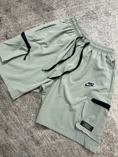 Short Cargo Nike bolsillo cierre