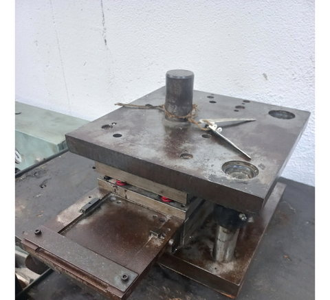 Ferramenta Para Estampar Grampo Em Alumínio / -- 00355