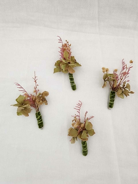 Boutonniere de flores preservadas