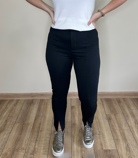 Legging preta justa Paula