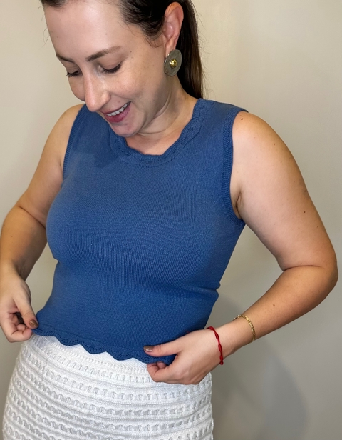 Blusa de fio azul sem manga Renata - comprar online