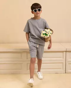 remera Nino gris en internet