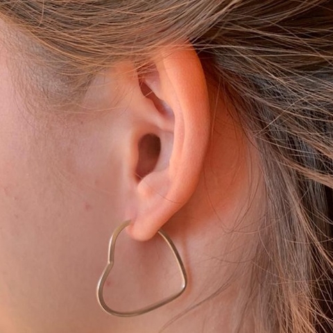 BRINCO ARGOLA CORAÇÃO DE PRATA