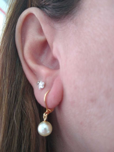 BRINCO FOLHEADO  PINGENTE PEROLA