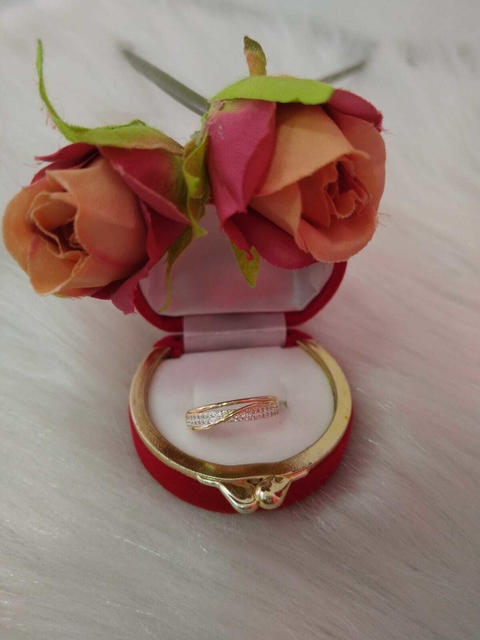 ANEL FOLHEADO TRANÇADO ZIRCONIA