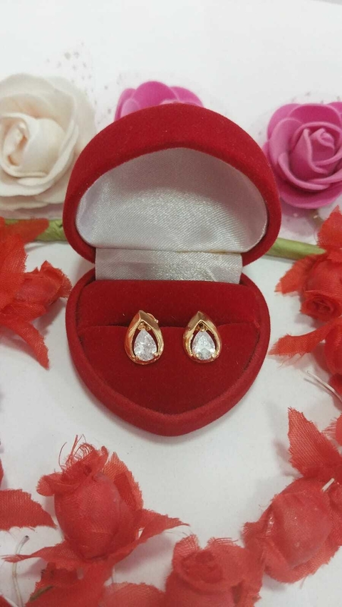 BRINCO FOLHEADO GOTA ZIRCONIA