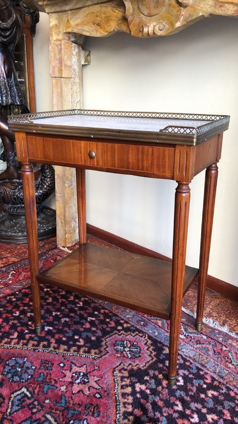 Mesa lateral Louis XVI