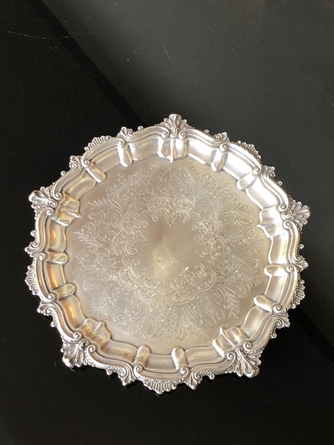 Bandeja de metal banhado a prata inglesa.