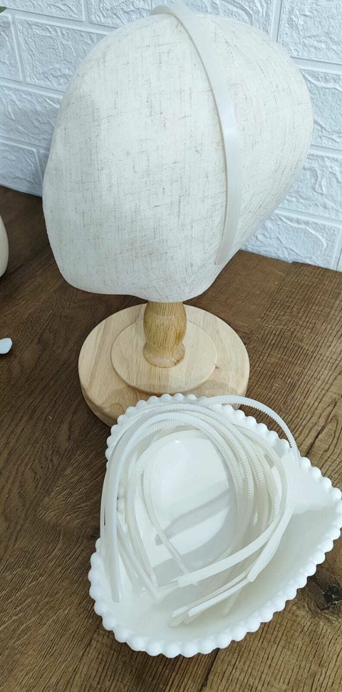 Tiara Luli cor cru, em plástico