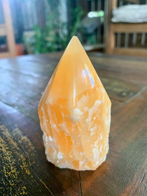 Calcita amarela - pedra de ponta