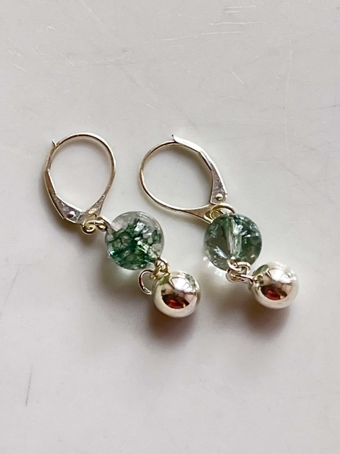 Aro plata y turmalina verde