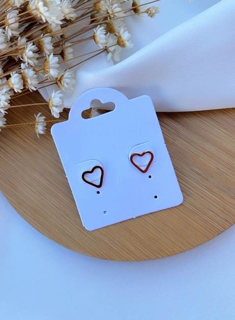 Par de Brinco Coração Vazado