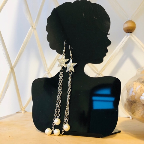 Par de Brinco Maxi Longo Bijuteria Estrela com Pérola Millenium Prateado