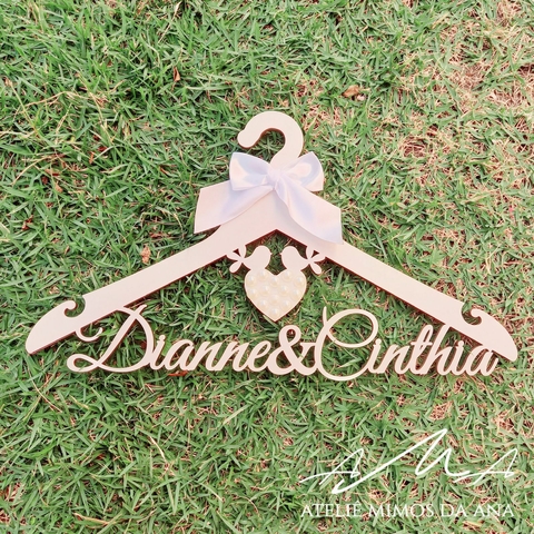 Cabide Dianne & Cinthia