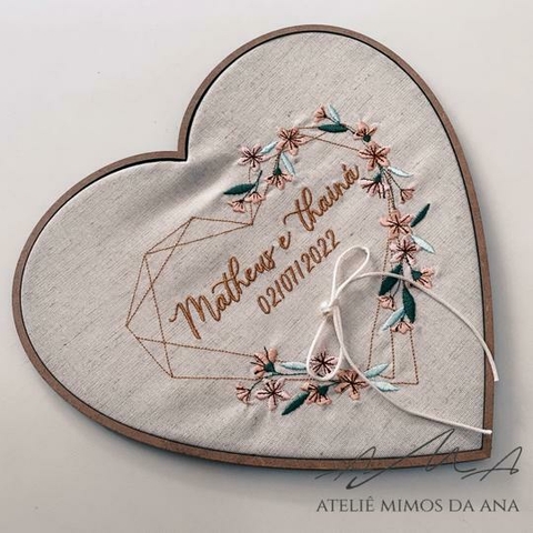 Porta Alianças Bastidor Coração