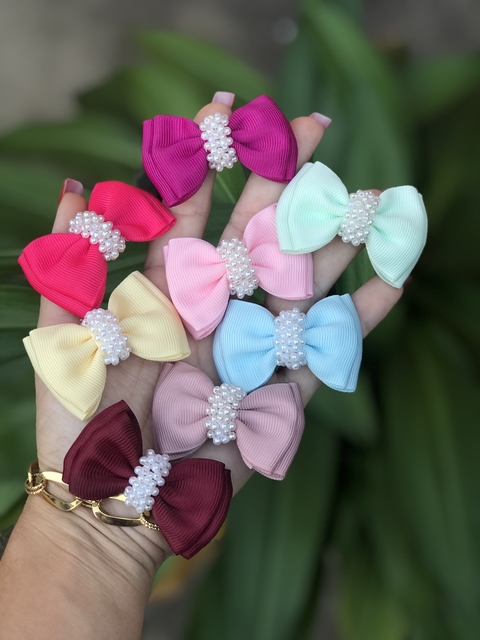 Laço Baby “Borboletinha” c/pérolas - comprar online