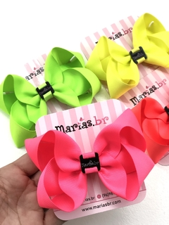Laço “Marias Neon” na internet