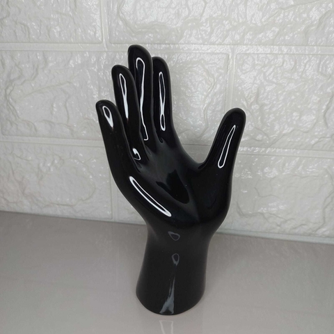 Escultura mão de cerâmica