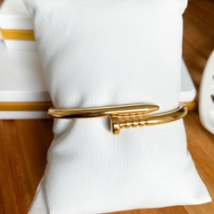 Bracelete prego na internet