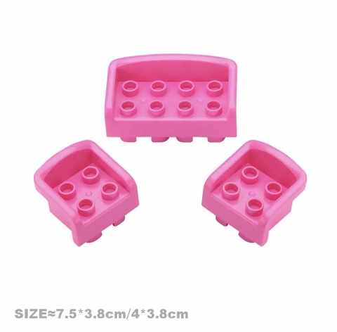 Sofá com duas poltronas rosa