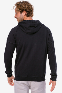 CASACO DE MOLETOM COM CAPUZ - Dístico