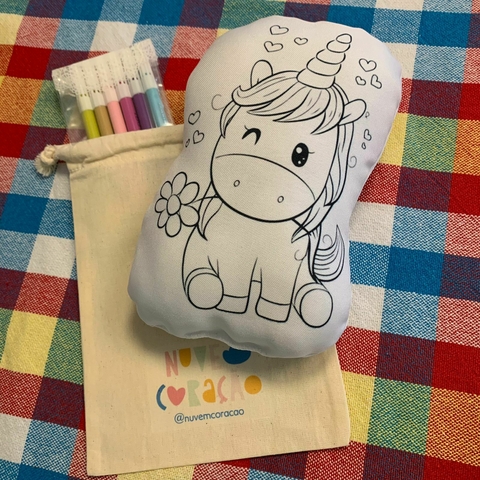 Unicórnio para colorir