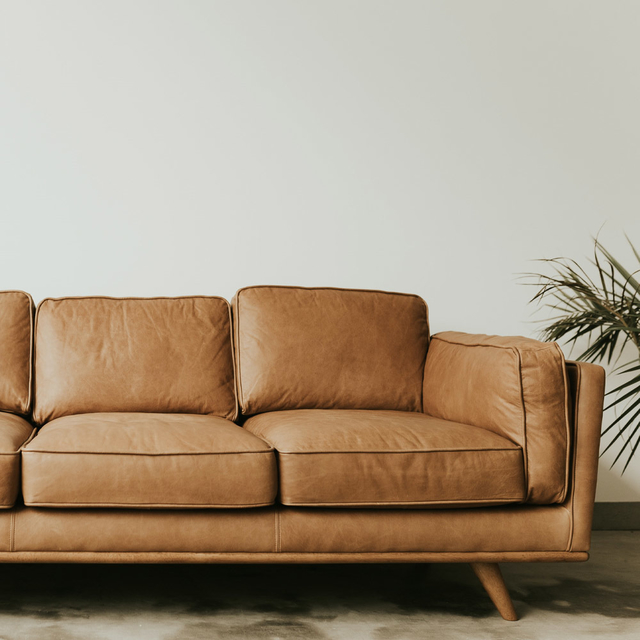 Sofá de couro caramelo 3 lugares - comprar online