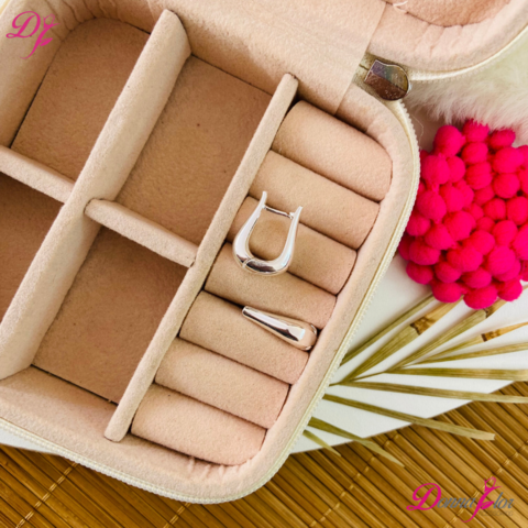 Brinco Articulado Oval M Banhado a Prata