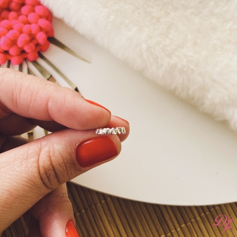 Piercing Fake Coraçõeszinhos Banhado a Prata