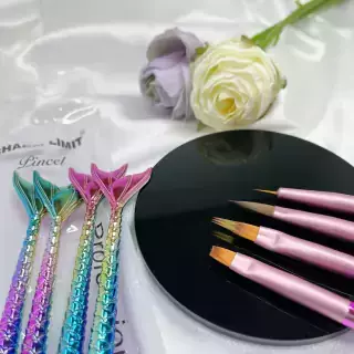 SET DE PINCEL SIRENA 4PCS charm limit