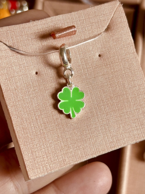 Berloque Trevo banhado a prata 925 - comprar online