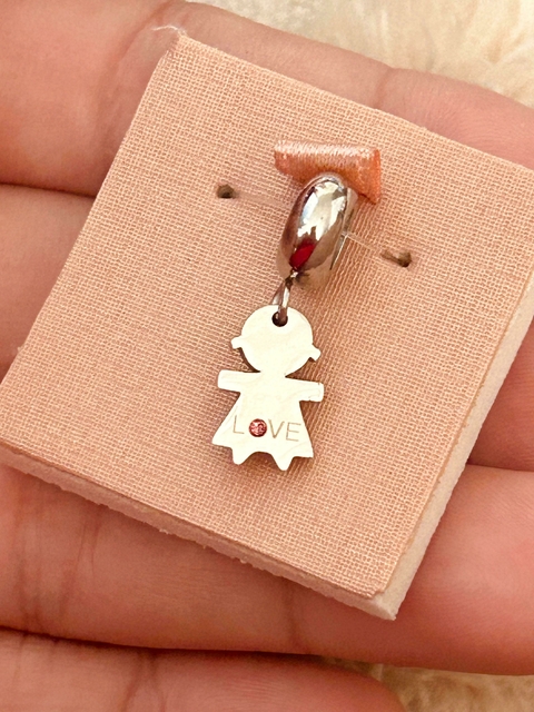 Berloque Menina Love em Aço Inox - comprar online