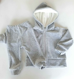 Conjunto en plush: camperita y pantaloncito en internet