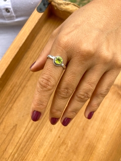 Anel de Peridoto - comprar online