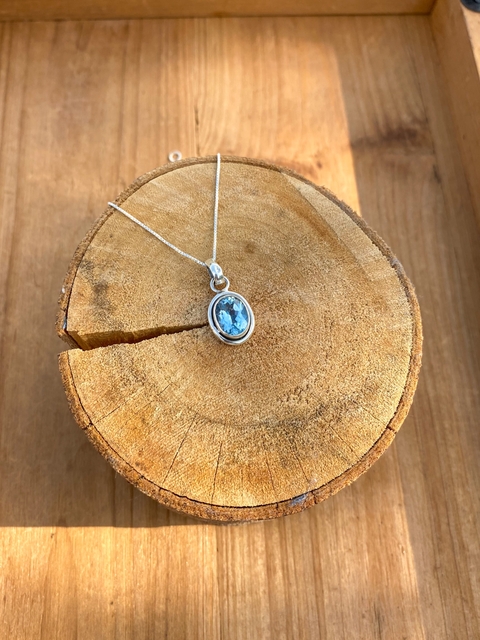 Pingente Oval de Topázio Azul