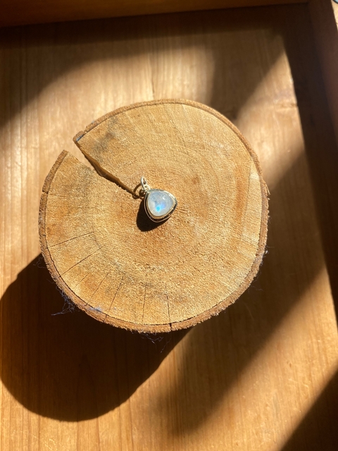 Pingente Pedra da Lua Triangular