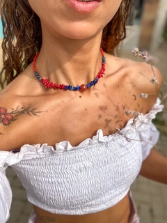 Colar Corais e Lápis Lazúli na internet