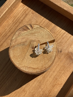 Brinco chuveirinho de Pedra da Lua - Flor do Mar