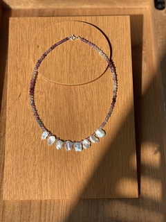 Choker Sinergia Perfeita (fluorita + pérolas) na internet