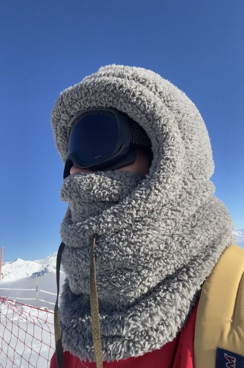 Capucha con cuello Corderito.