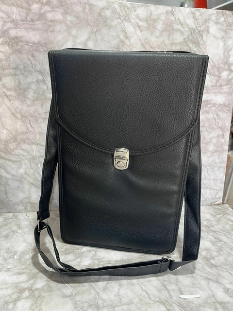Bolso matero rigido con morral.