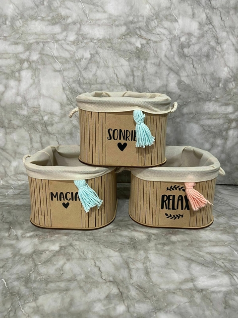Cesto de Melamina Redondeado con Frases - 15x15x10cm. COD: 3250.