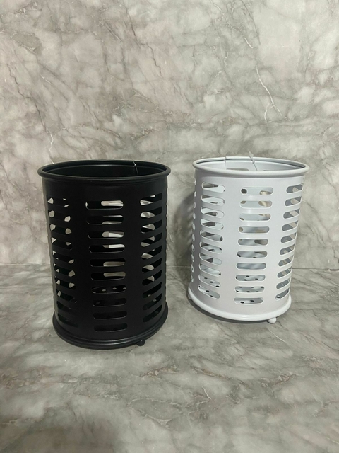 Escurridor de Cubiertos Redondo de Metal – Diseño Elevado y Funcional. COD: 1552.