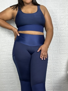 Conjunto de Calça em Poliamida com Texturizado Bolso nas Laterais e Brilho - comprar online