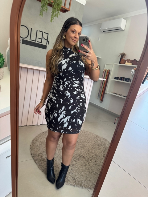 Vestido em tule Pumas