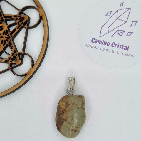 DIJE TURQUESA NATURAL CON PINO