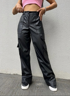 Calça couro wide