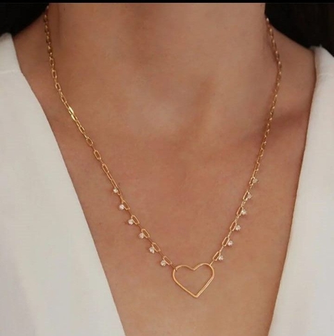 Colar com coração vazado e zircônias