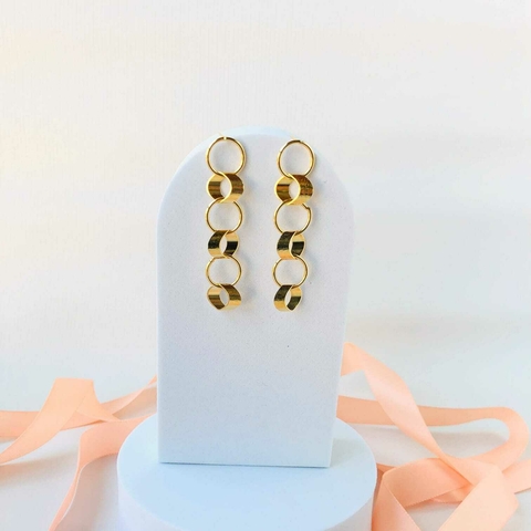 Brinco círculos finos e grossos