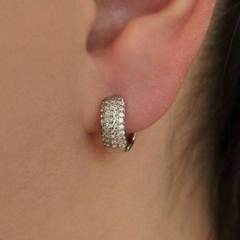 Argola cravejada no ródio branco